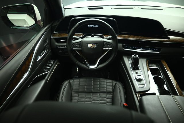 Used 2023 Cadillac Escalade Sport Platinum w/ LPO, ONYX Package AWD/4WD image 33