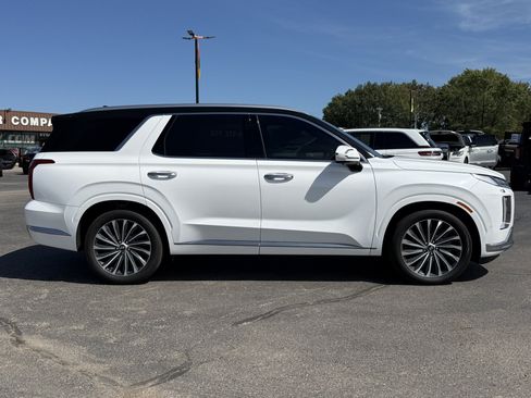 Used 2023 Hyundai Palisade Calligraphy w/ Cargo Package AWD/4WD image 9