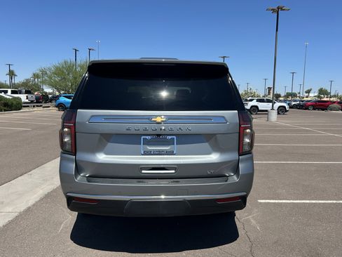Certified 2024 Chevrolet Suburban LT RWD image 4