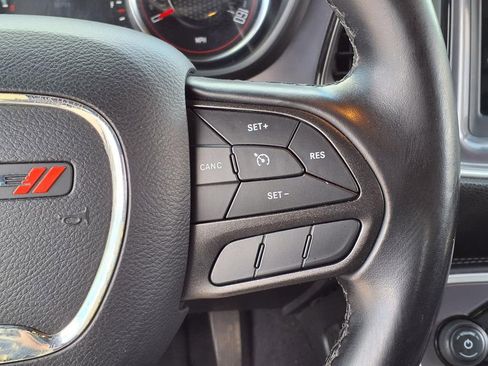 Used 2020 Dodge Challenger SXT RWD image 29