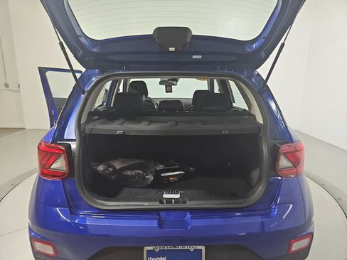 Certified 2025 Hyundai Venue SEL FWD image 24