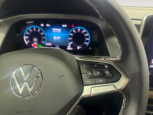 Used 2024 Volkswagen Atlas Cross Sport SE AWD/4WD image 27