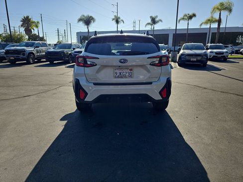Used 2024 Subaru Crosstrek 2.0i Premium w/ Crosstrek Mirror Package AWD/4WD image 13