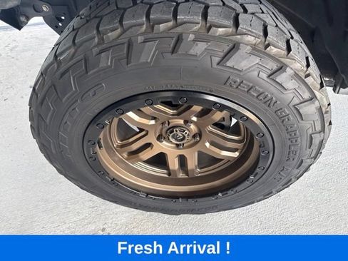 Used 2022 Jeep Gladiator Sport AWD/4WD image 21