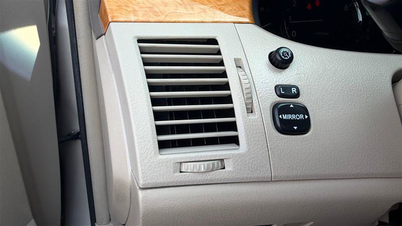 Used 2007 Toyota Avalon Limited FWD image 30