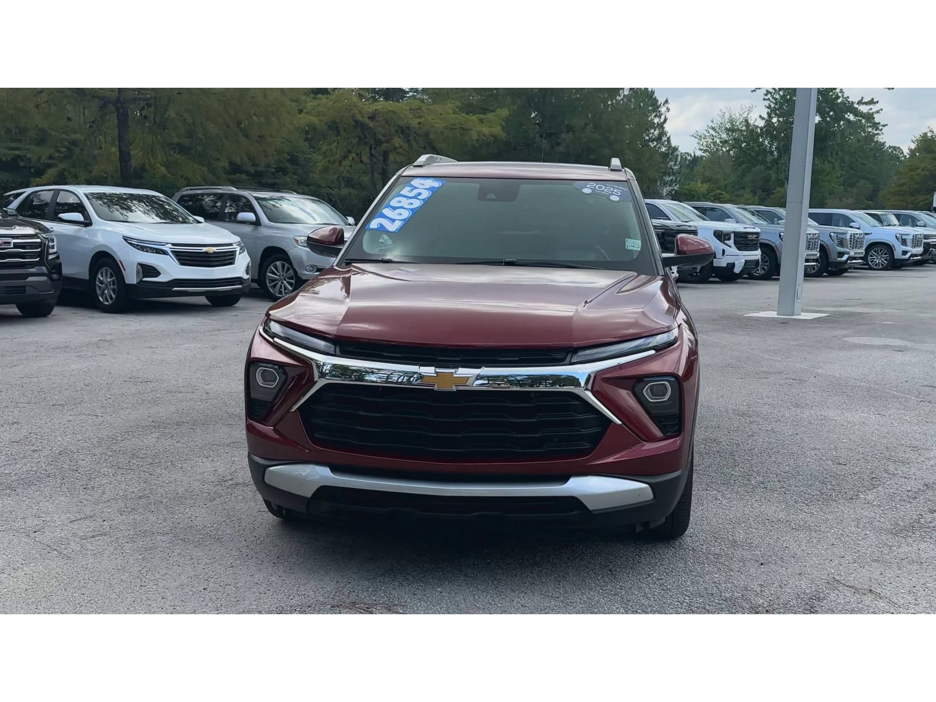 Used 2025 Chevrolet TrailBlazer LT w/ Convenience Package FWD image 3
