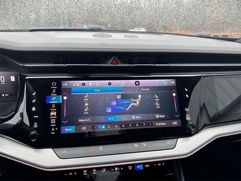 Used 2024 Jeep Wagoneer Launch Edition image 25