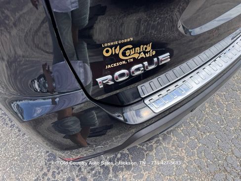 Used 2019 Nissan Rogue SV w/ Premium Package FWD image 16