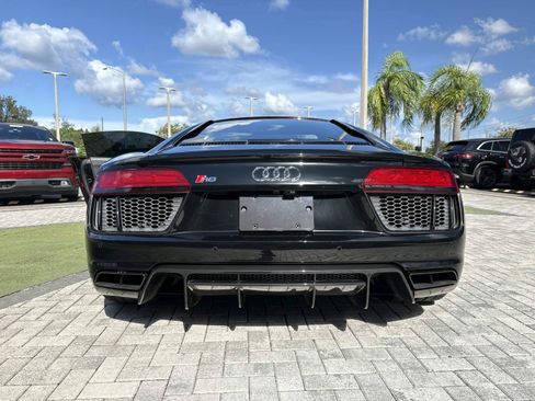 Used 2018 Audi R8 V10 w/ 20" Wheel Package RWD image 9