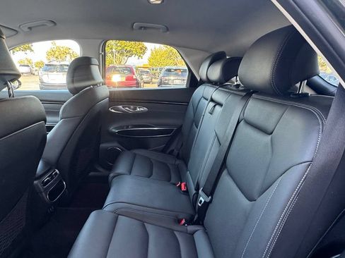 Used 2025 Genesis GV70 2.5T AWD/4WD image 17