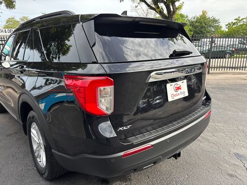 Used 2024 Ford Explorer XLT AWD/4WD image 27