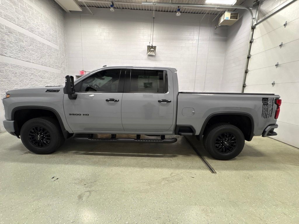 Used 2024 Chevrolet Silverado 3500 LTZ w/ LTZ Plus Package AWD/4WD image 8