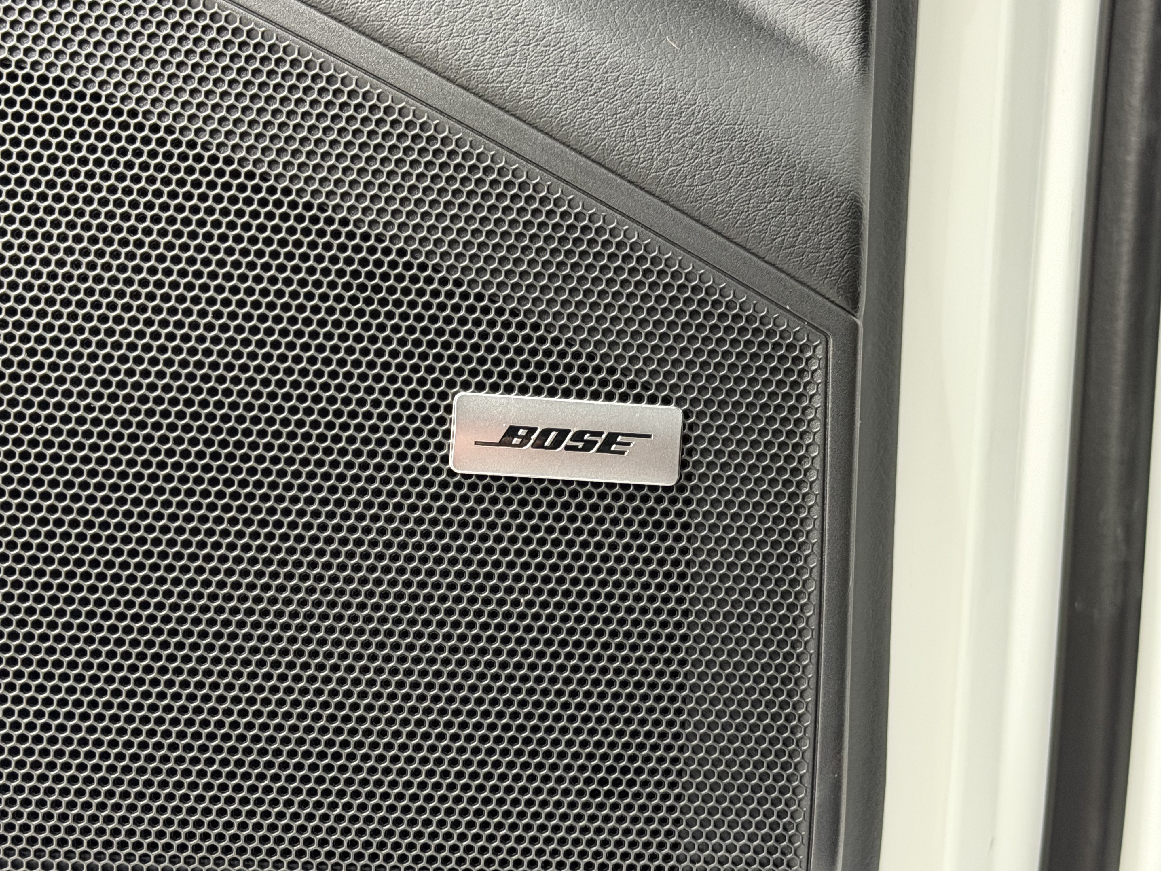 Certified 2024 Porsche Cayenne AWD/4WD image 31