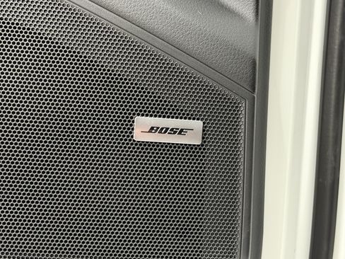 Certified 2024 Porsche Cayenne AWD/4WD image 31