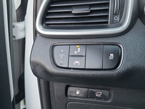 Used 2019 Kia Sorento EX image 16