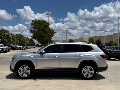 Used 2019 Volkswagen Atlas SE w/ Panoramic Sunroof Package FWD image 6