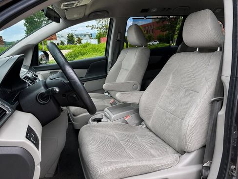 Used 2016 Honda Odyssey SE image 7