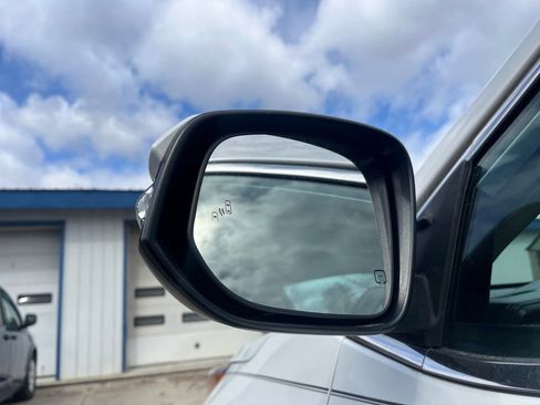 Used 2016 Toyota Highlander Limited Platinum image 13