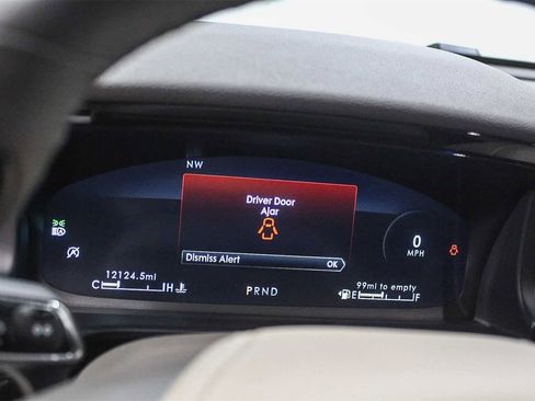 Used 2023 Lincoln Aviator Reserve w/ Equipment Group 201A image 17