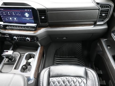 Used 2023 GMC Sierra 1500 Elevation w/ Preferred Package AWD/4WD image 39