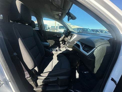 Used 2022 GMC Terrain SLE image 24