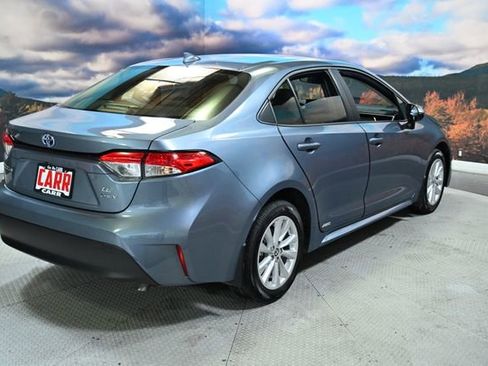 Used 2025 Toyota Corolla LE w/ LE Premium Package image 10
