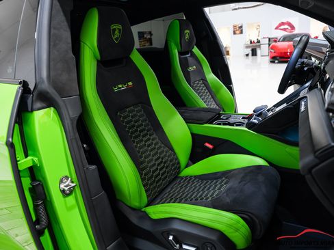 Used 2022 Lamborghini Urus AWD/4WD image 45