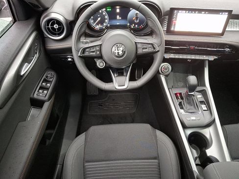 New 2025 Alfa Romeo Tonale image 7