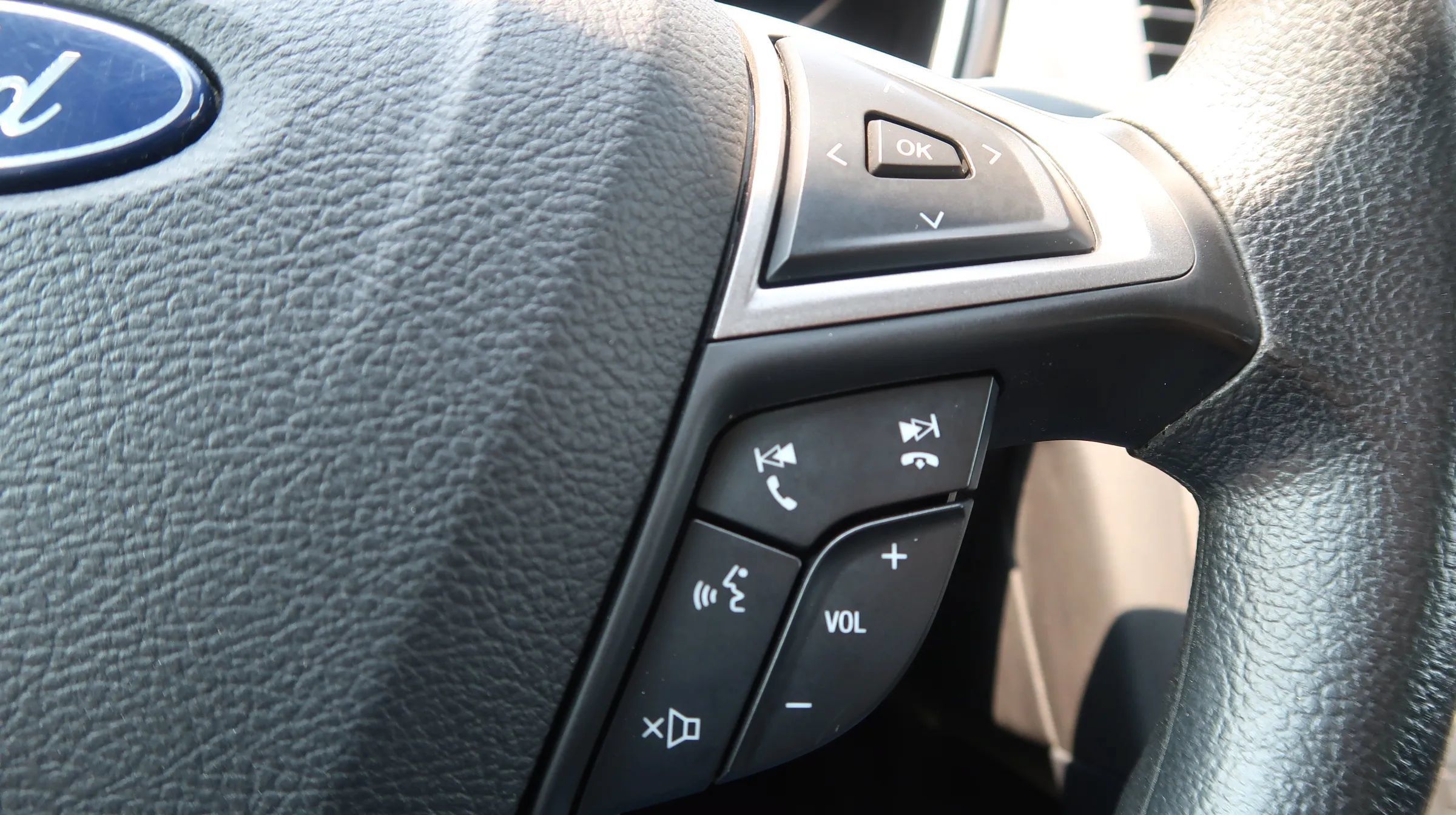 Used 2019 Ford Fusion SE FWD image 38