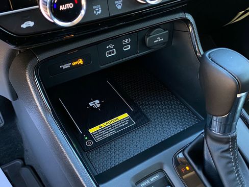 Used 2024 Honda CR-V EX-L image 16