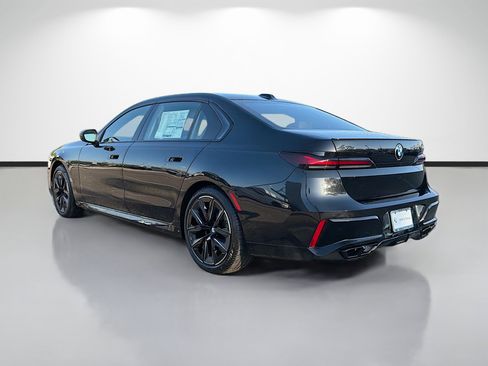 New 2026 BMW 760i xDrive image 5