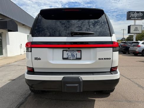 Used 2024 Lexus GX 550 w/ Accessory Package (2T) AWD/4WD image 4