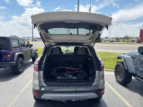 Used 2017 Ford Escape SE w/ Equipment Group 201A AWD/4WD image 13