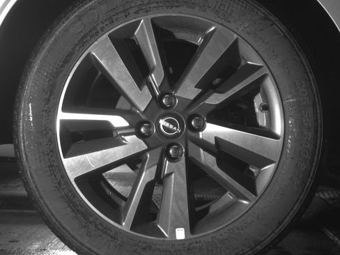 Used 2025 Nissan Versa SV FWD image 18