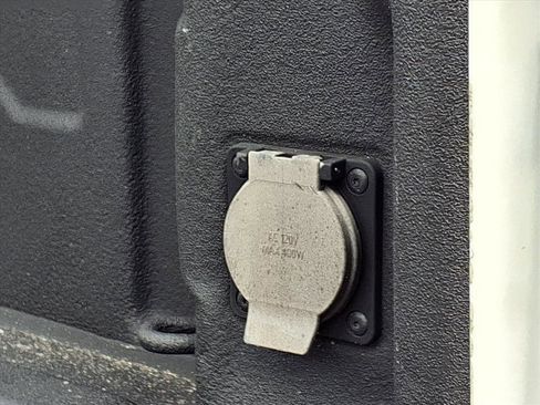 Used 2023 Chevrolet Silverado 2500 LTZ w/ LTZ Convenience Package image 7