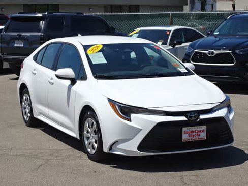 Used 2026 Toyota Corolla LE FWD image 2