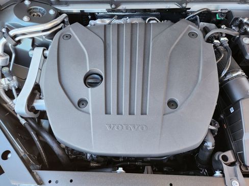 New 2026 Volvo XC60 B5 Ultra w/ Protection Package Premier image 19