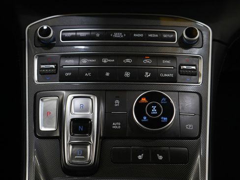 Used 2023 Hyundai Santa Fe SEL w/ Premium Package image 16