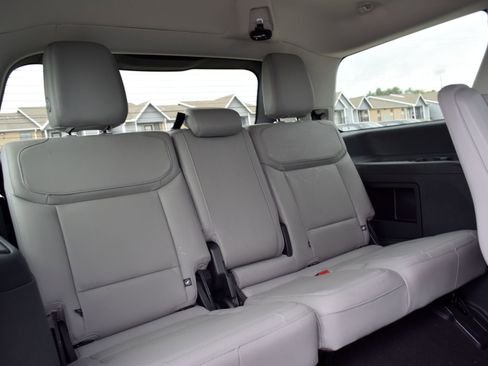 New 2026 Ford Expedition Active RWD image 23