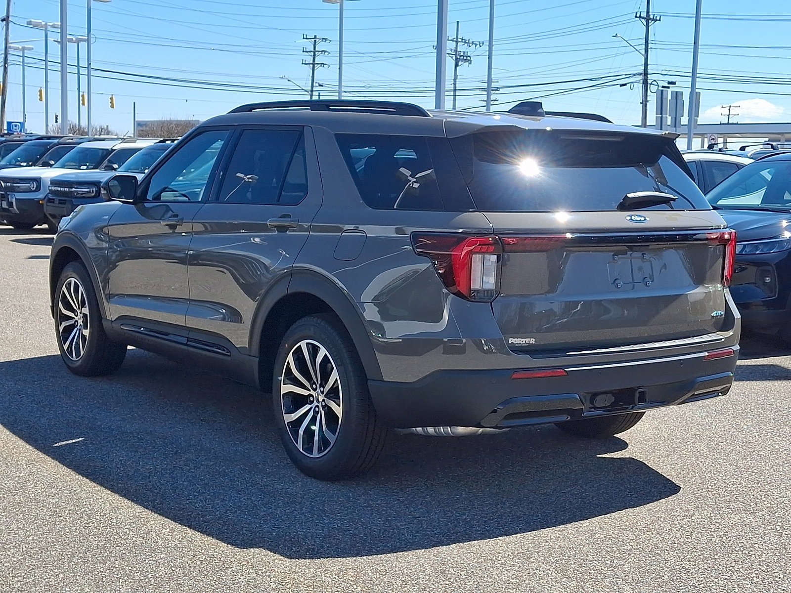 New 2026 Ford Explorer ST-Line AWD/4WD image 4