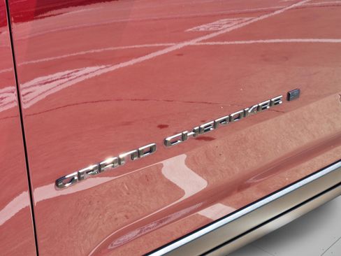 Used 2023 Jeep Grand Cherokee Limited w/ Black Appearance Package image 40