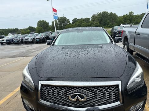 Used 2019 INFINITI Q70 Luxe AWD/4WD image 7