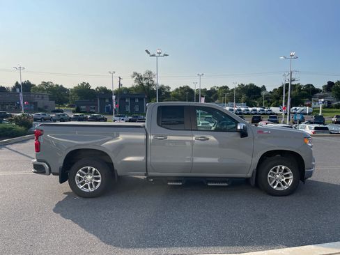 Used 2024 Chevrolet Silverado 1500 LT AWD/4WD image 6