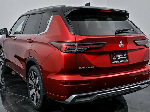 New 2025 Mitsubishi Outlander SE image 7