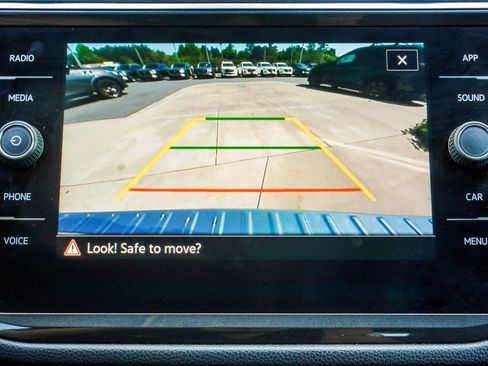 Used 2022 Volkswagen Tiguan SE FWD image 29