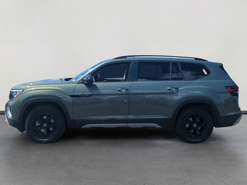 New 2026 Volkswagen Atlas Peak Edition image 2