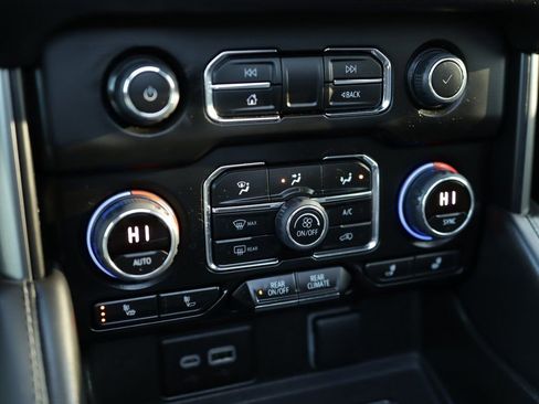 Used 2023 Chevrolet Tahoe LT w/ Luxury Package image 18