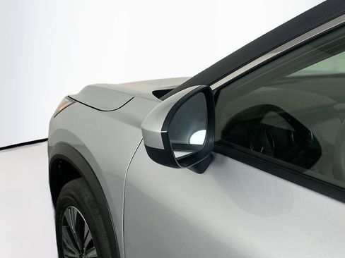 Used 2023 Nissan Rogue SV image 16