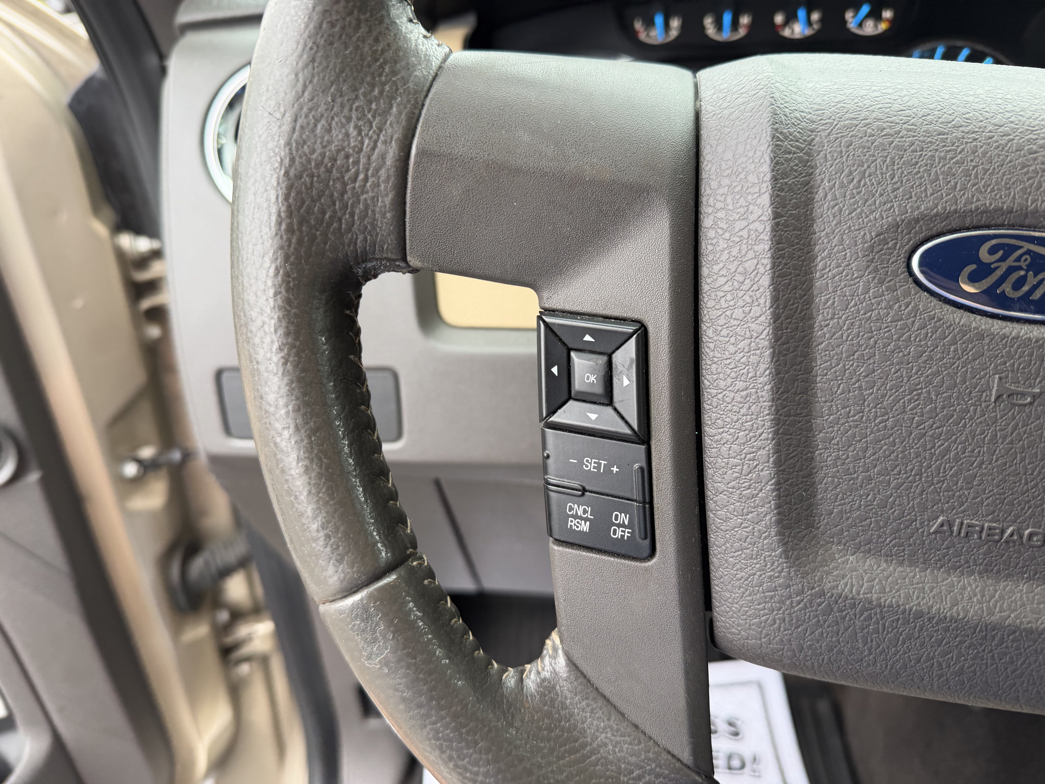Used 2014 Ford F150 XLT w/ Equipment Group 302A Luxury AWD/4WD image 13