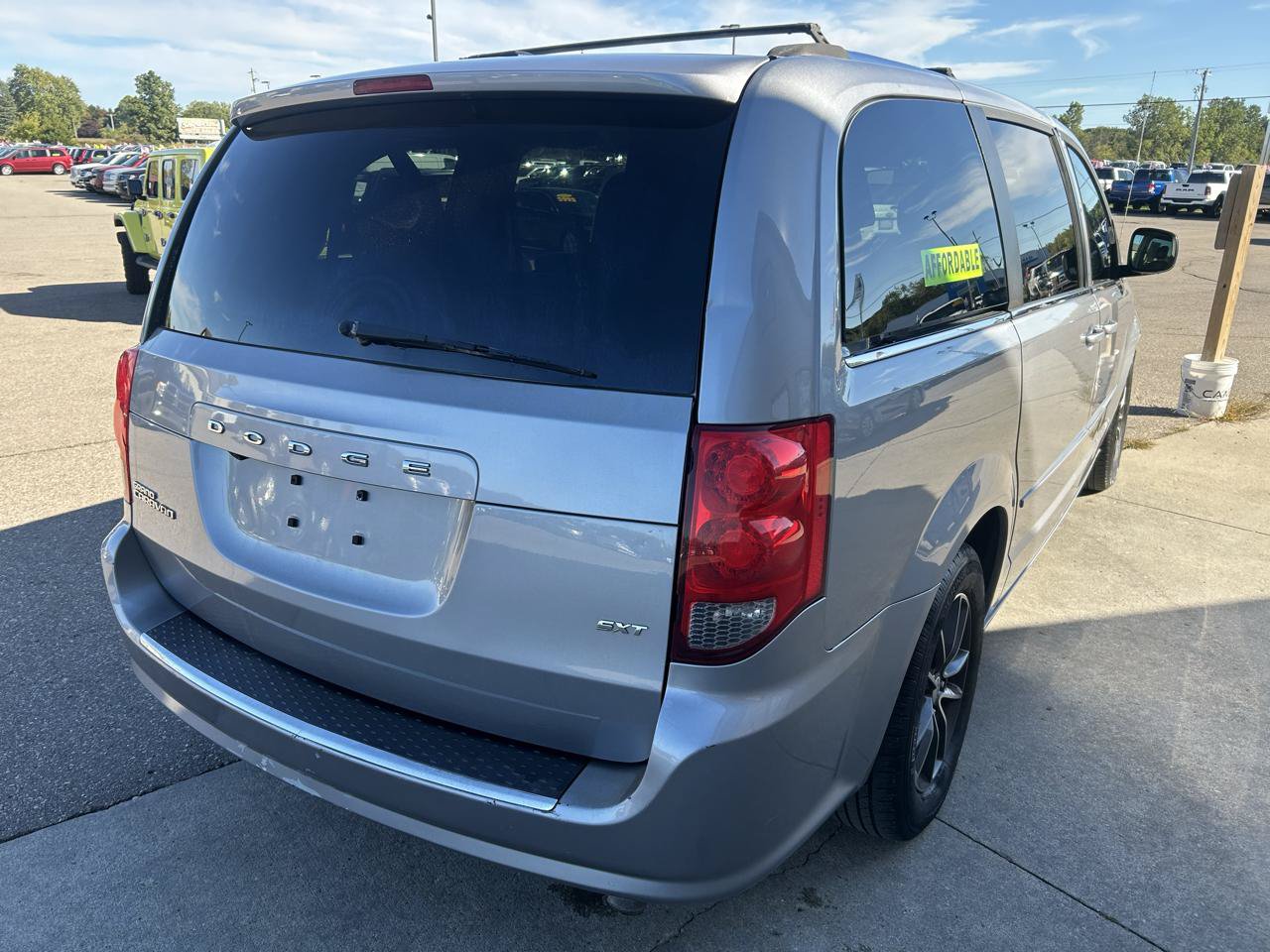 Used 2016 Dodge Grand Caravan SXT FWD image 5